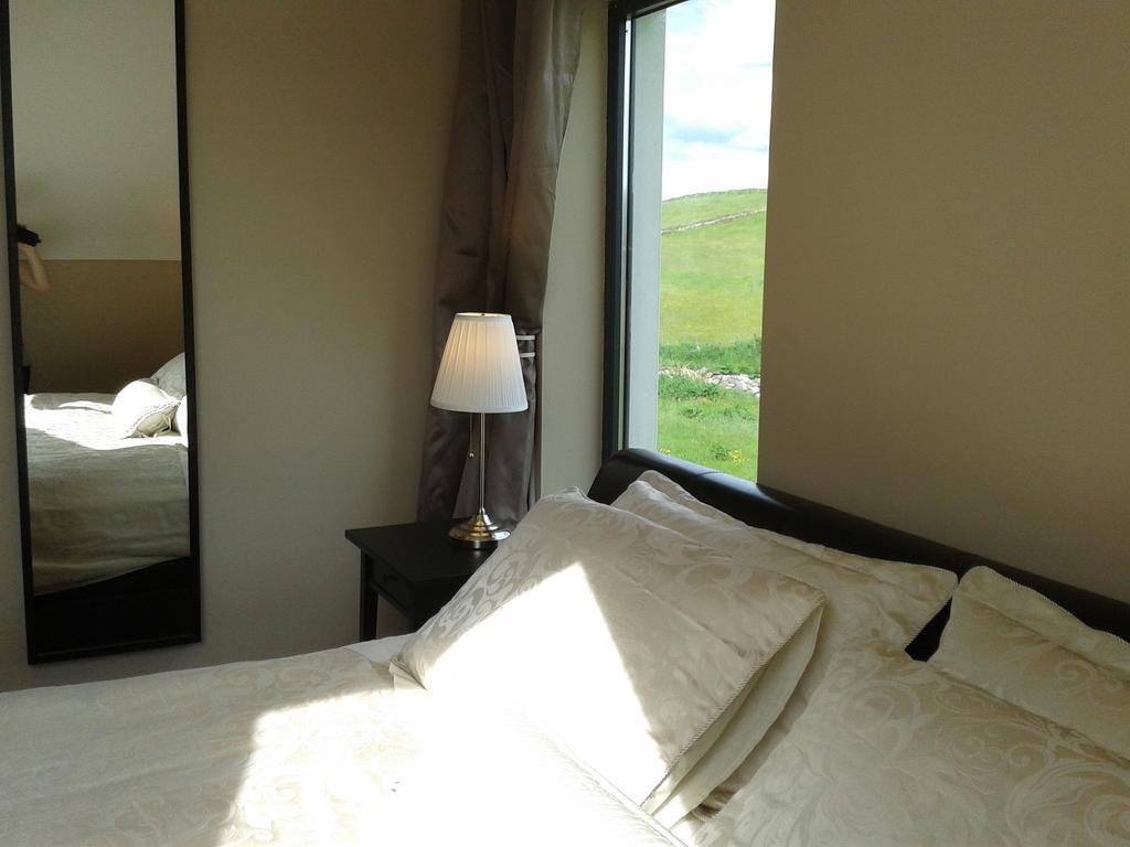 Blackberry Lodge Accommodation Doolin Habitación foto